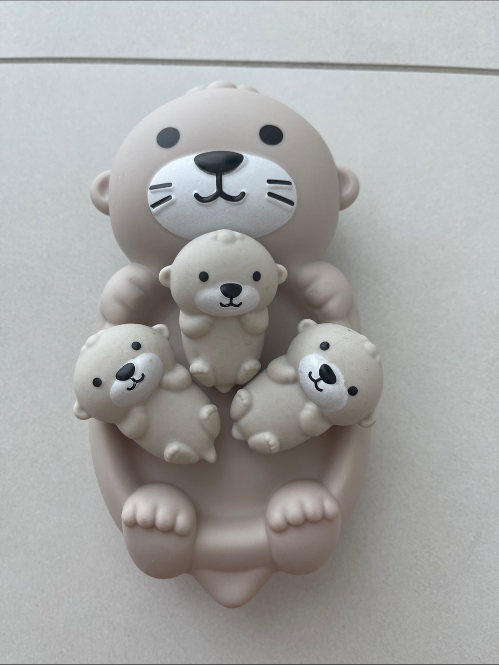 Amazon Beige Otter Family Plush Bath Toy Set